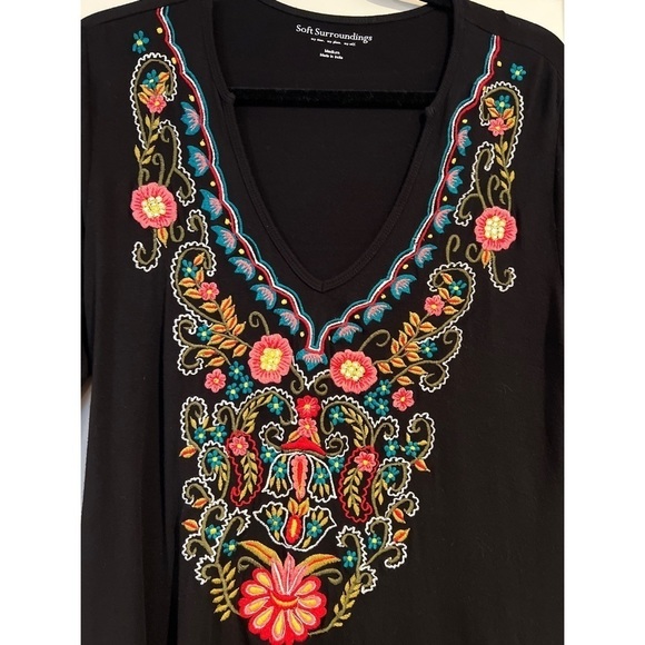 SOFT SURROUNDINGS BOHO EMBROIDERED SHARK BITE TOP - SIZE M - Picture 2 of 5